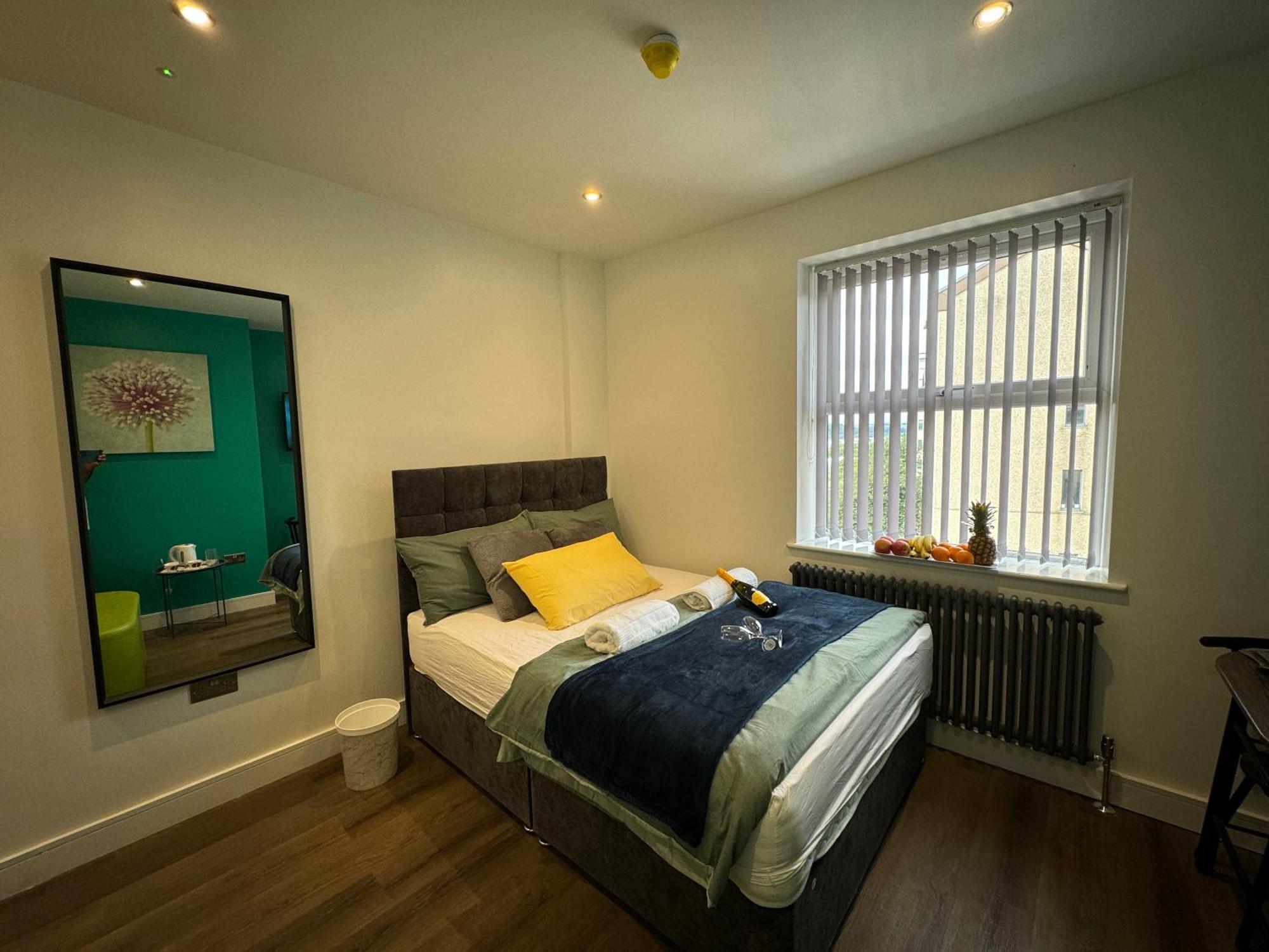 Southgate Luxury Apartments Elland Εξωτερικό φωτογραφία